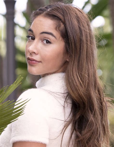 Ginebra Bellucci (Actor) Age, Biography, Ethnicity, Wiki, Photos .